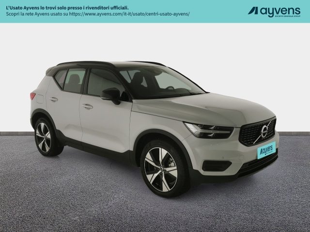 VOLVO XC40 Argento metallizzato