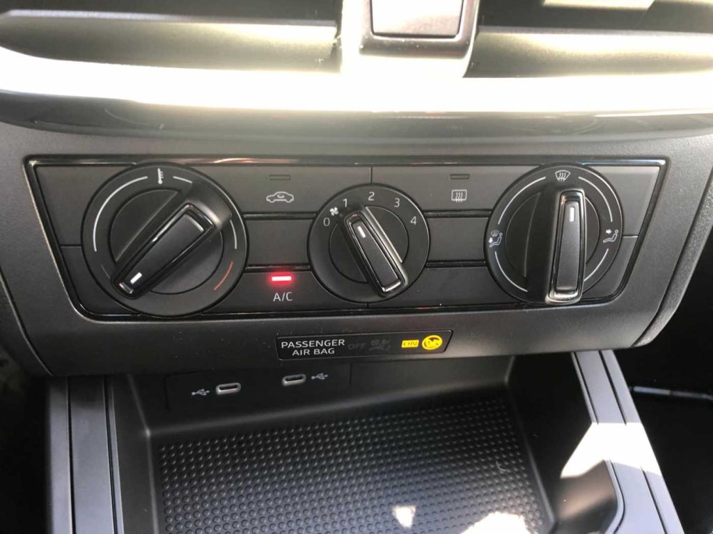 SEAT Arona 1.0 EcoTSI 115 CV DSG Black Edition - 16