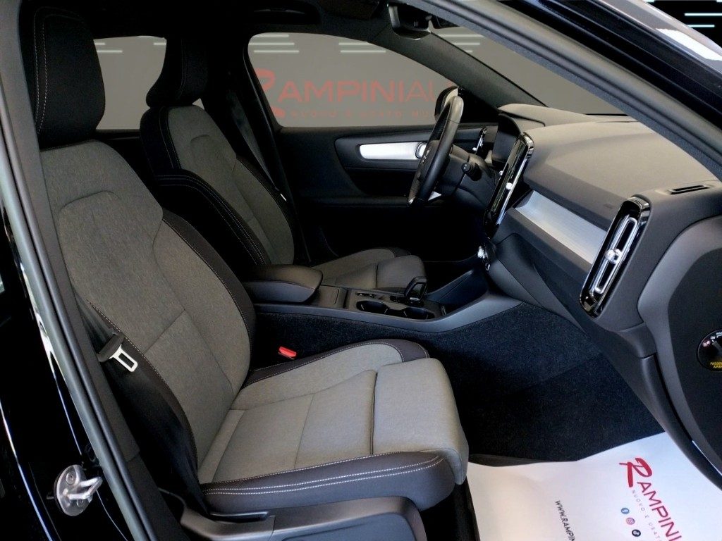 VOLVO XC40 T2 automatico km 34.000 Pronta Consegna 129 Cv - 18