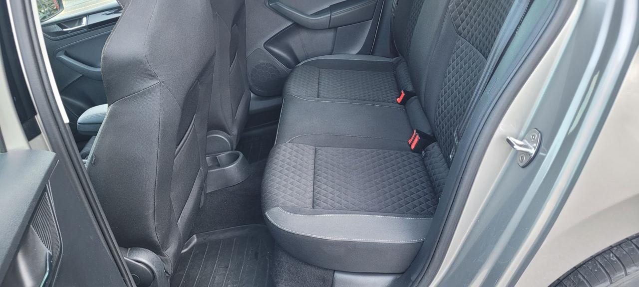 SKODA Rapid Spaceback 1.4 TDI 90 CV - 7