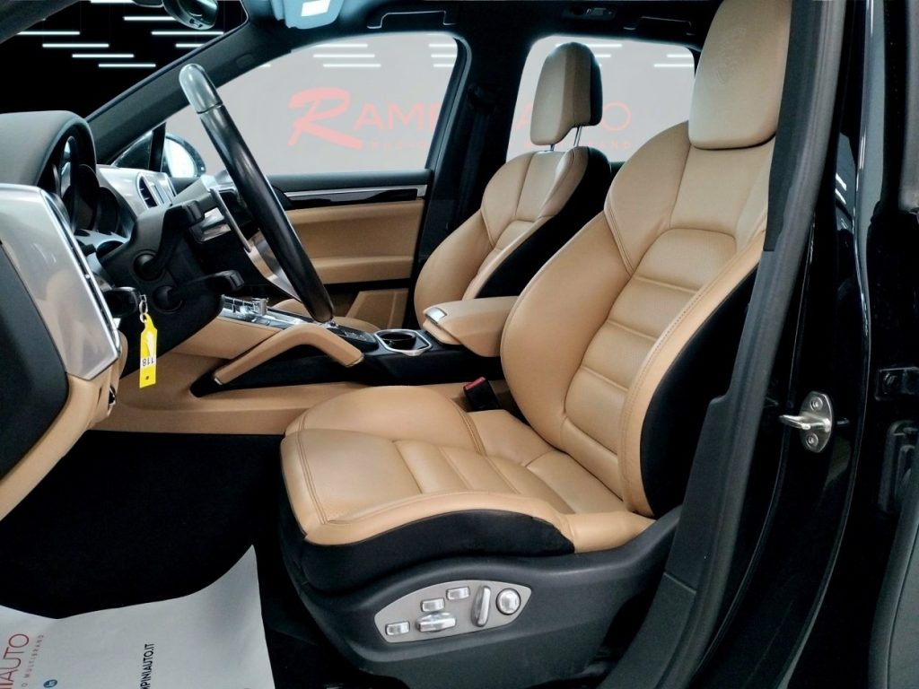 PORSCHE Cayenne 3.0 Diesel Platinum Edition 250 Cv Unico Proprieta - 16