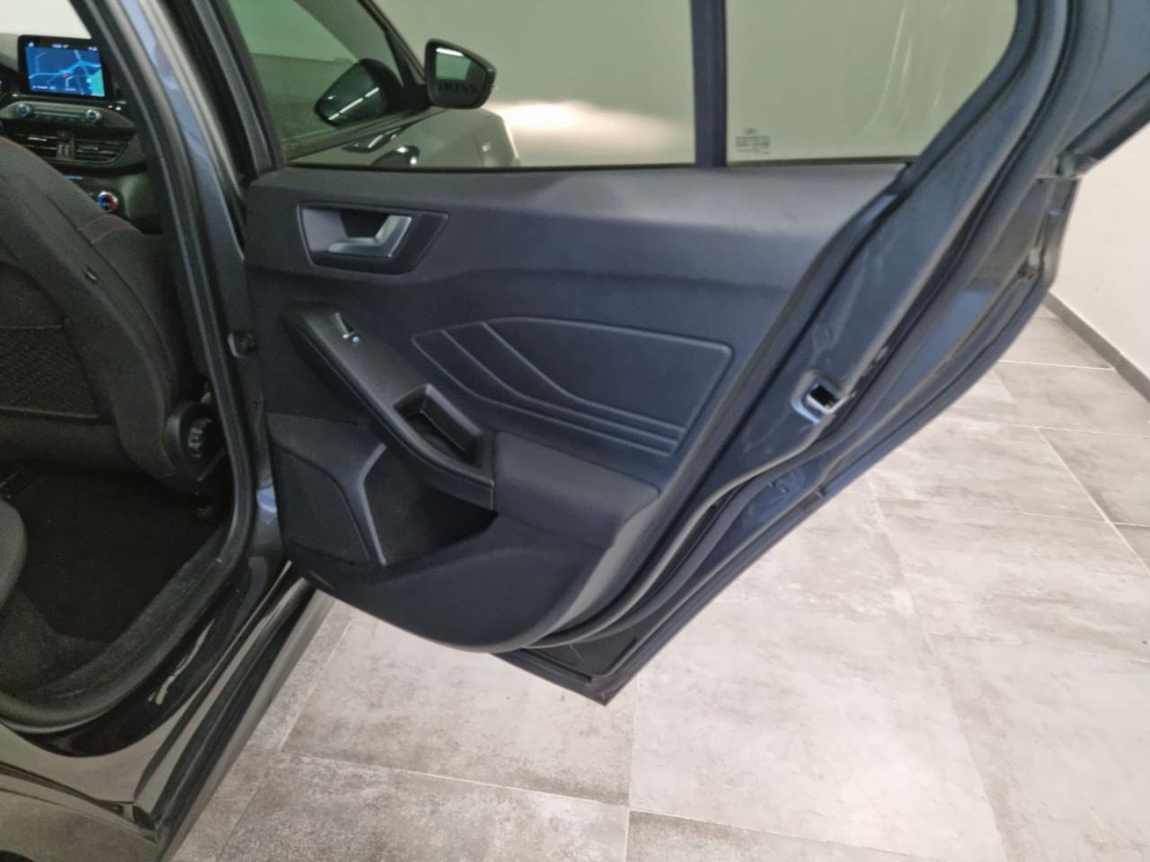 FORD Focus 1.0 EcoBoost 125 CV Start&Stop ST Line - 23