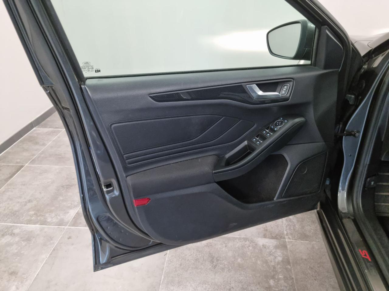 FORD Focus 1.0 EcoBoost 125 CV Start&Stop ST Line - 19