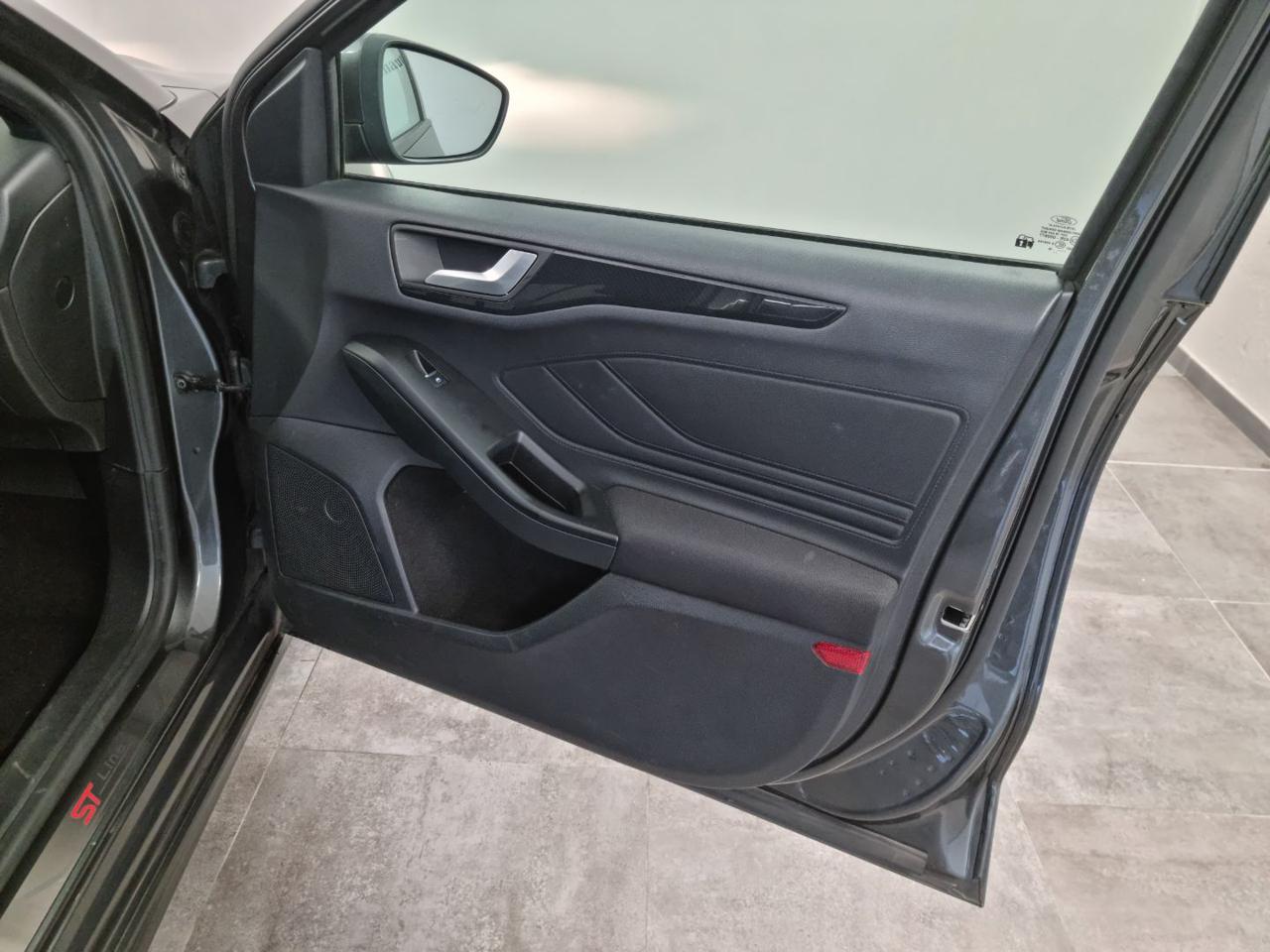 FORD Focus 1.0 EcoBoost 125 CV Start&Stop ST Line - 25