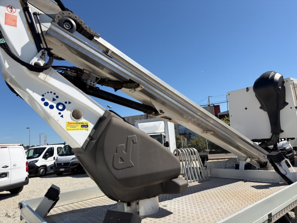 MERCEDES-BENZ Sprinter piattaforma aerea 18 mt - 6