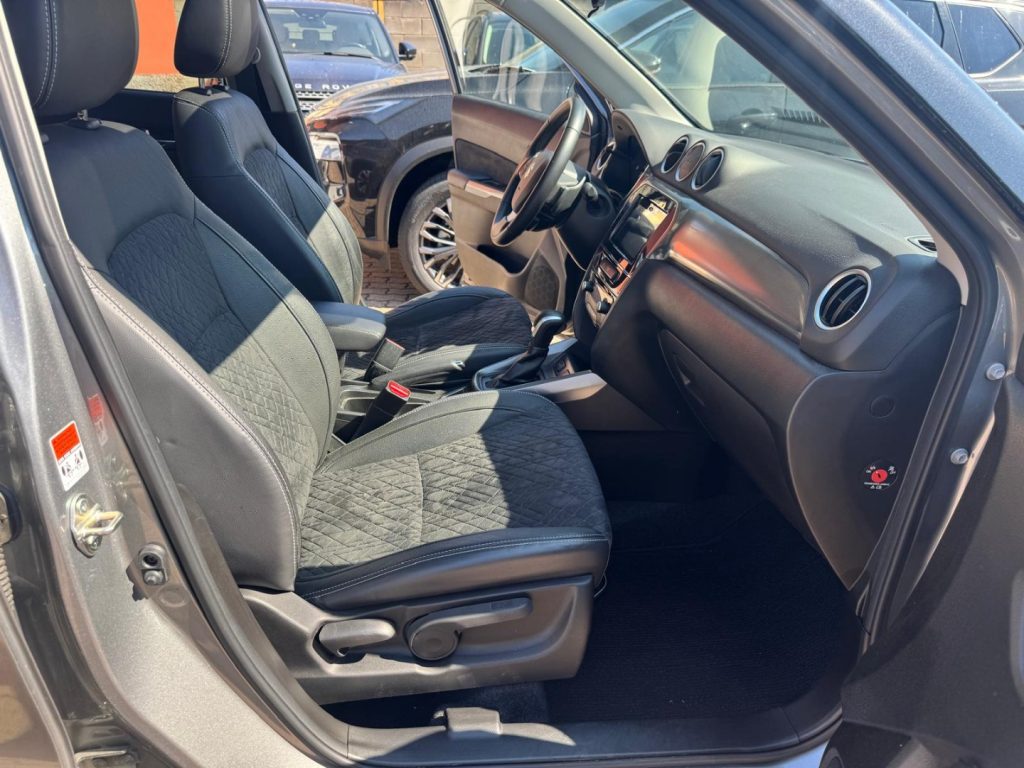 SUZUKI Vitara 1.5 140V Hybrid A/T Starview - 14