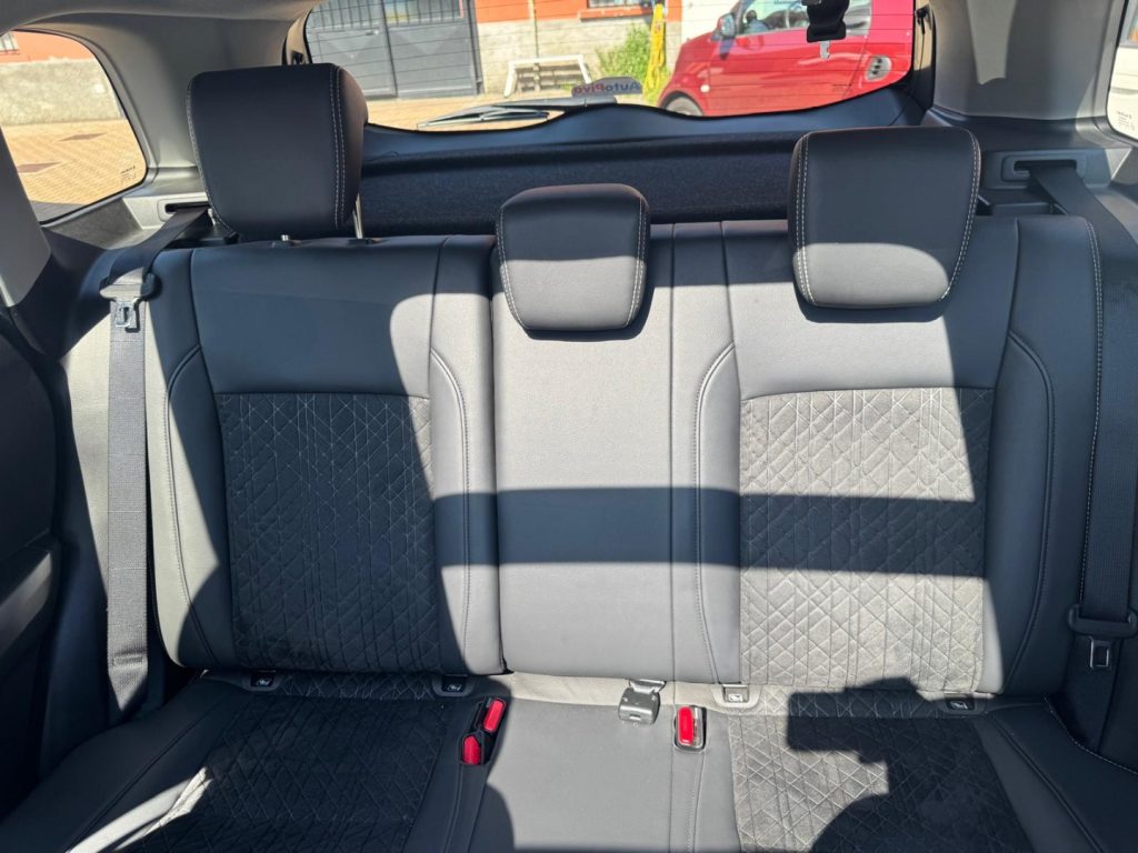SUZUKI Vitara 1.5 140V Hybrid A/T Starview - 16
