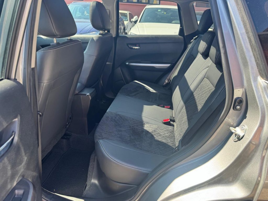 SUZUKI Vitara 1.5 140V Hybrid A/T Starview - 17
