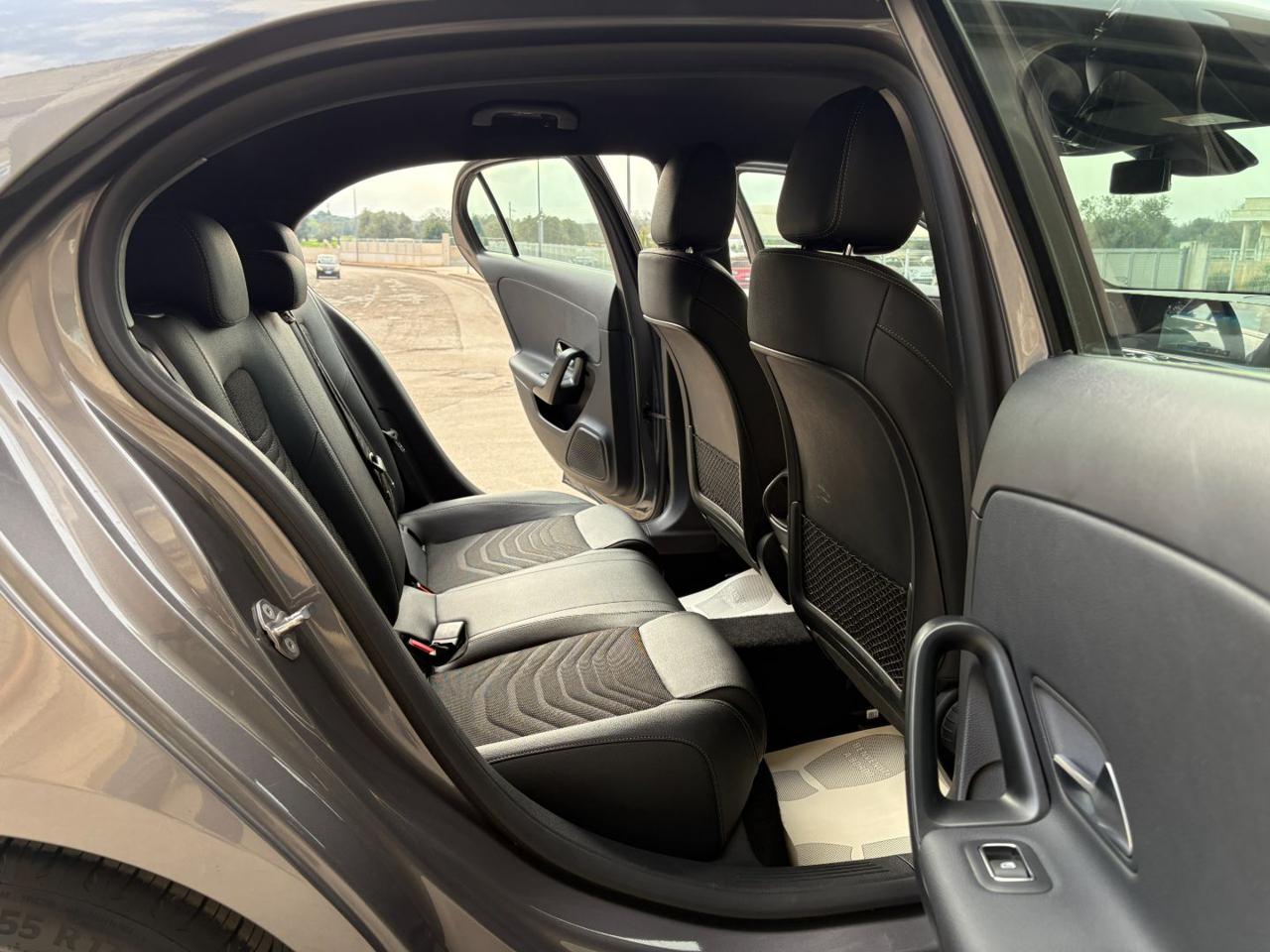 MERCEDES-BENZ A 180 d Automatic Business Extra - 11