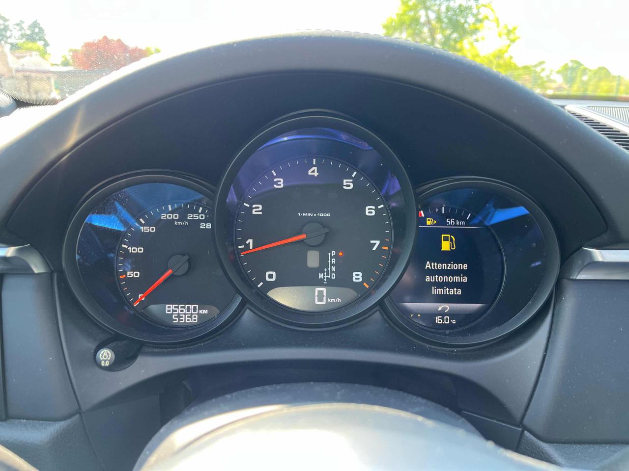 PORSCHE Macan 2.0 - 10