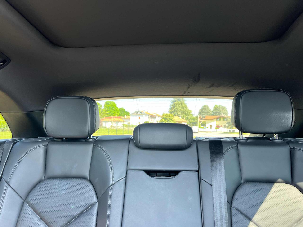 PORSCHE Macan 2.0 - 17