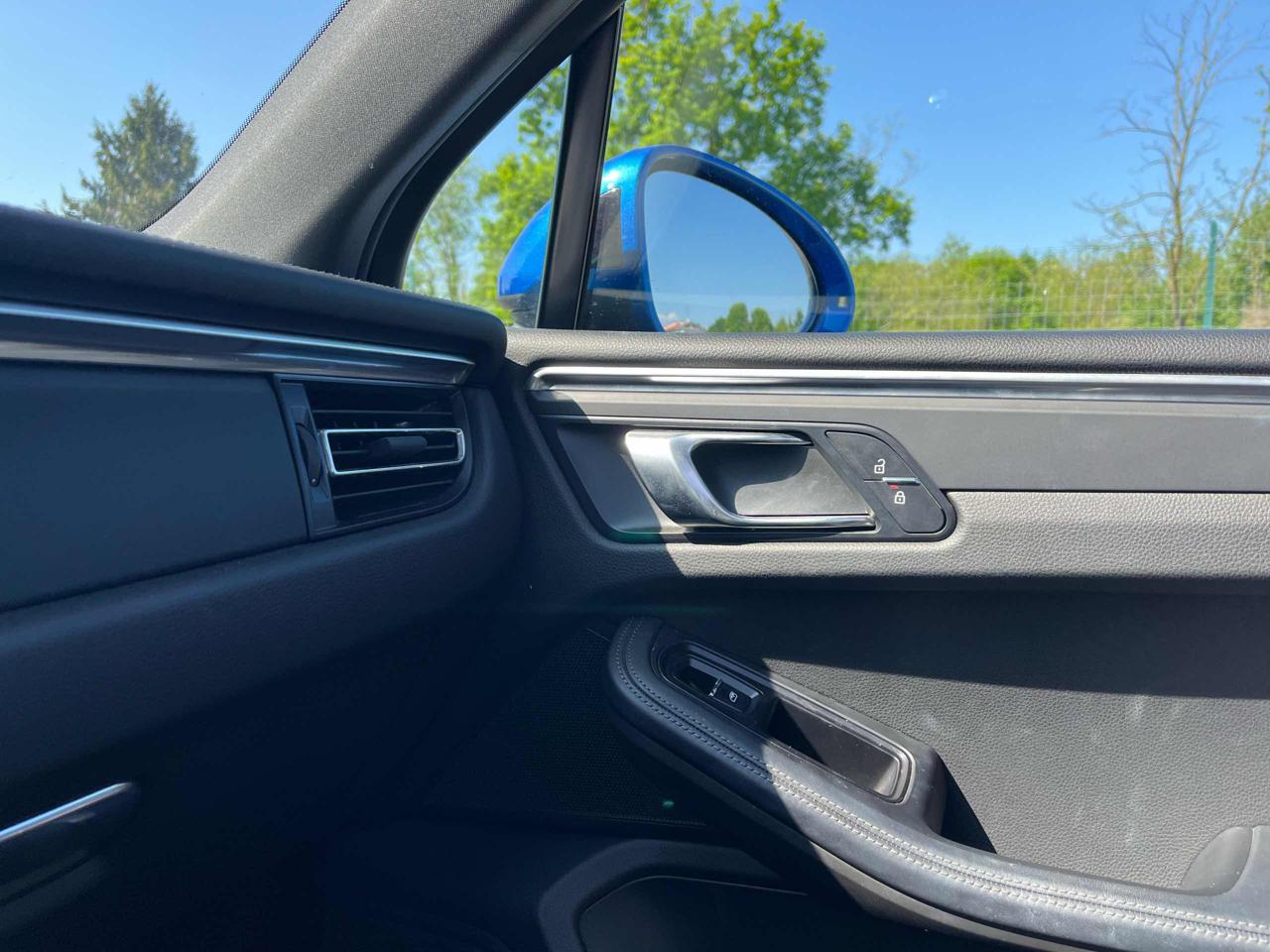 PORSCHE Macan 2.0 - 12
