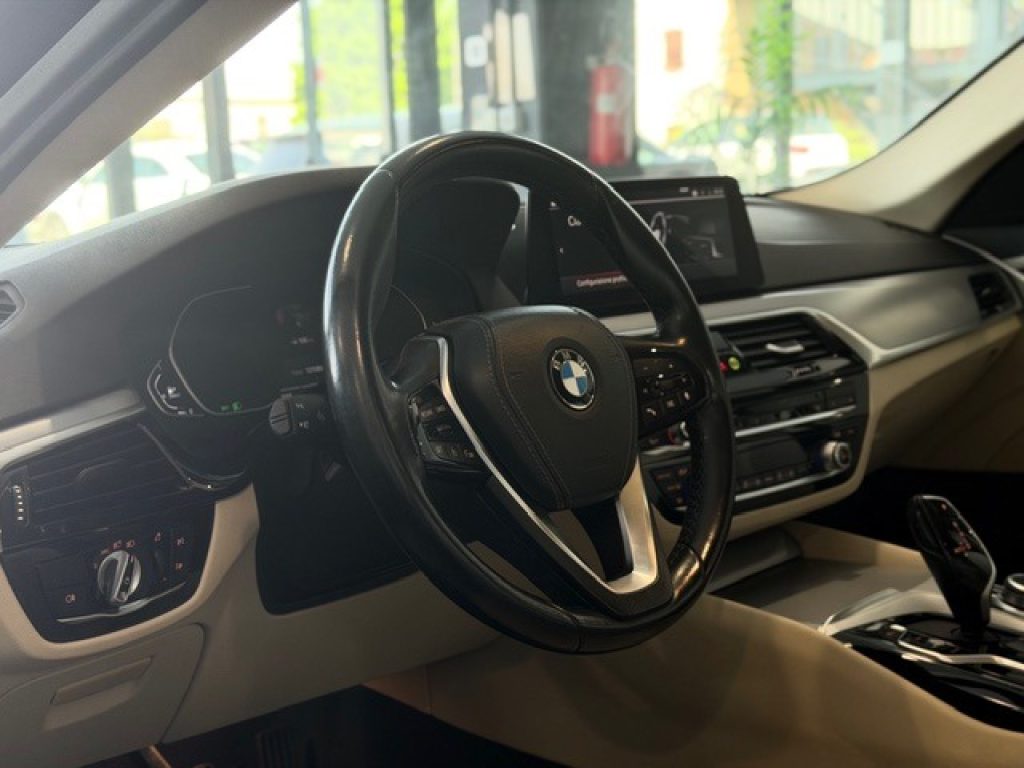 Clicca per ingrandire 520 - d 190CV 48V BERLINA CERCHI DA 20