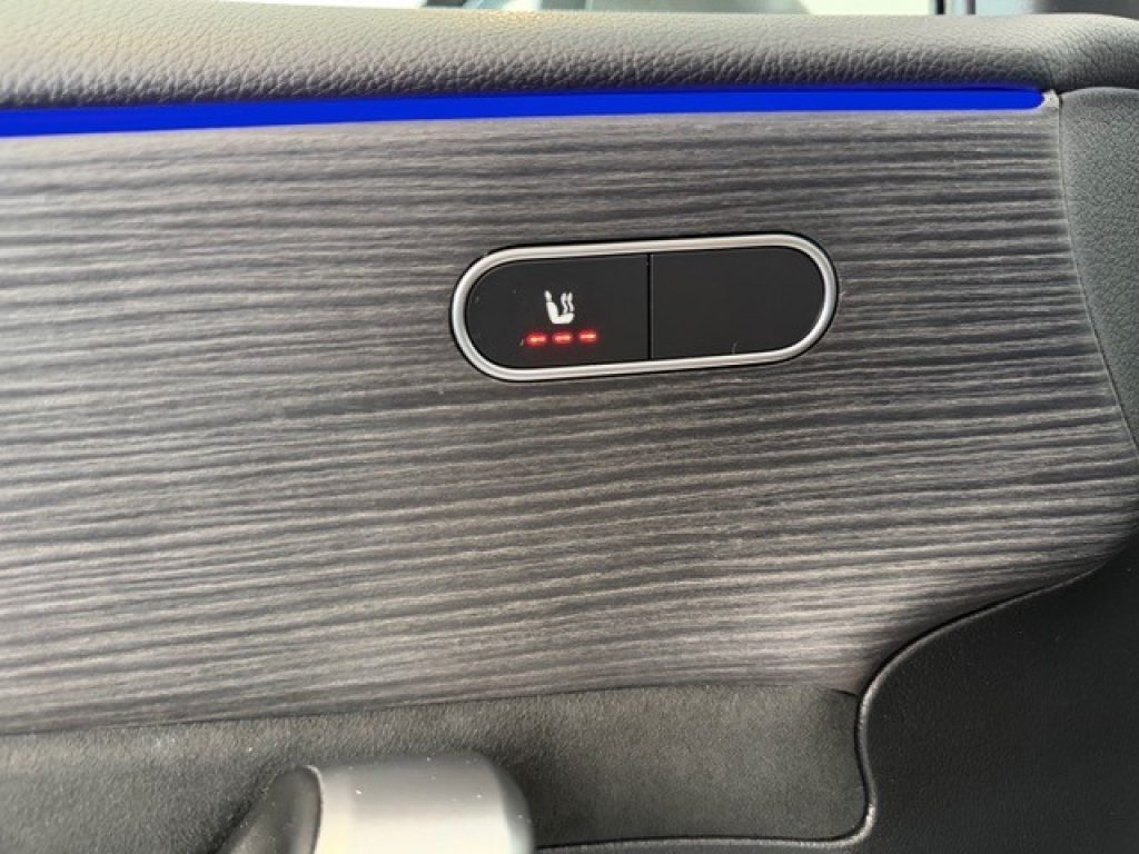 Clicca per ingrandire A 200 - Premium Plus AMG TETTO APRIBILE/DESIGNO