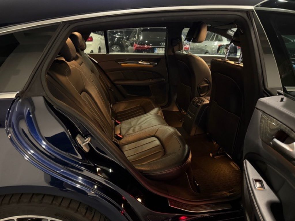 Clicca per ingrandire CLS 350 - d 252CV BlueTEC 4Matic Premium Plus AMG