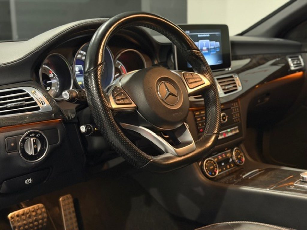 Clicca per ingrandire CLS 350 - d 252CV BlueTEC 4Matic Premium Plus AMG