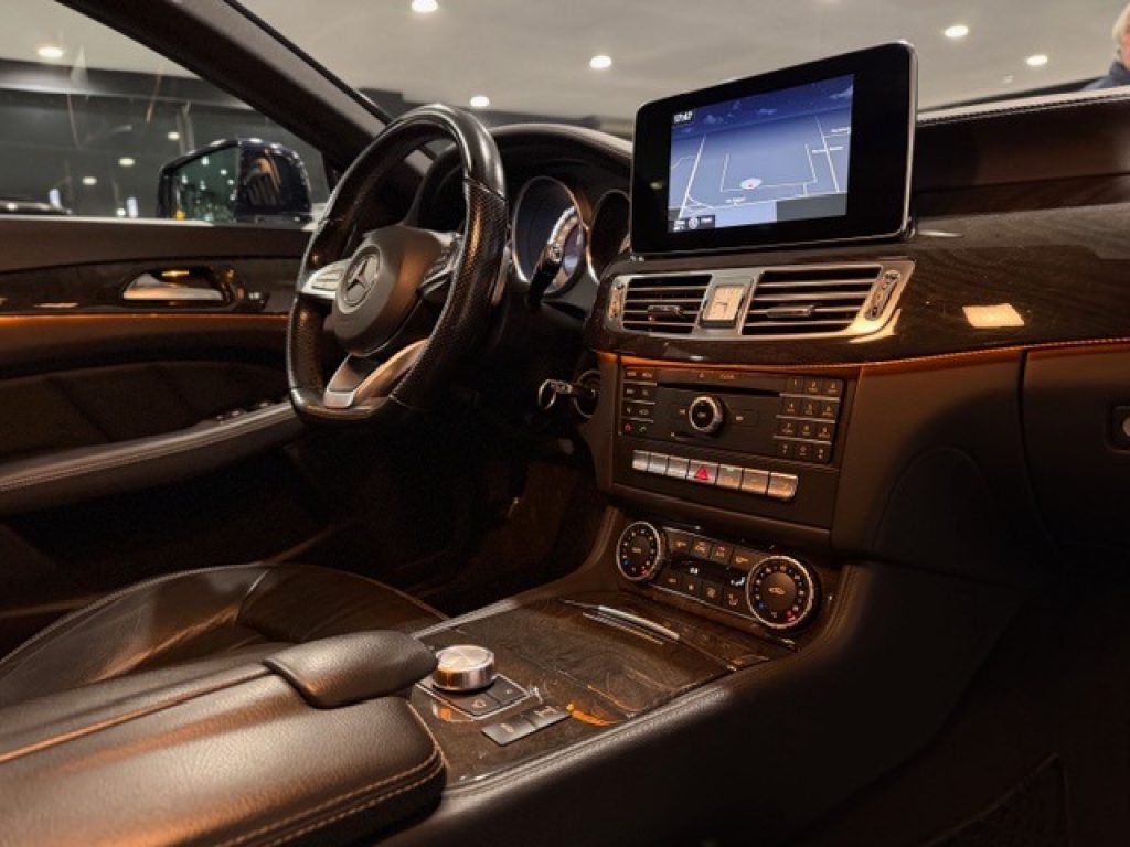 Clicca per ingrandire CLS 350 - d 252CV BlueTEC 4Matic Premium Plus AMG