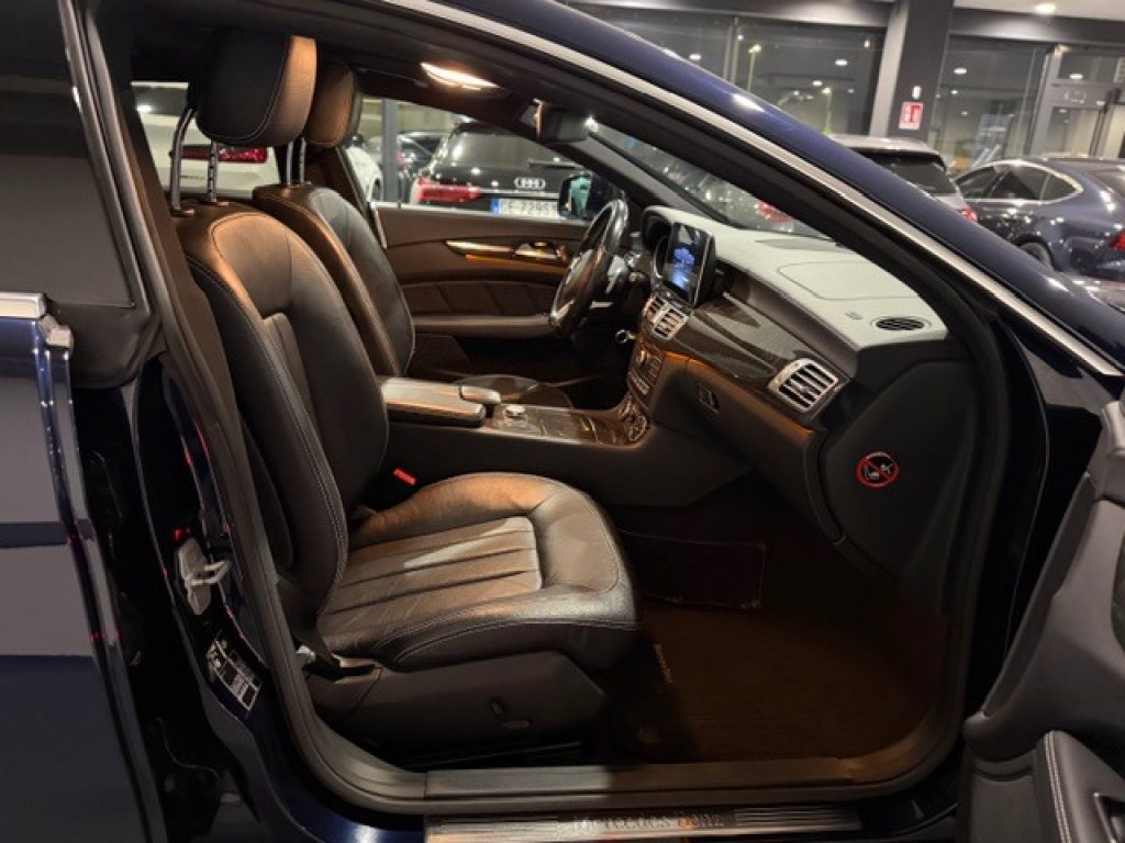 Clicca per ingrandire CLS 350 - d 252CV BlueTEC 4Matic Premium Plus AMG