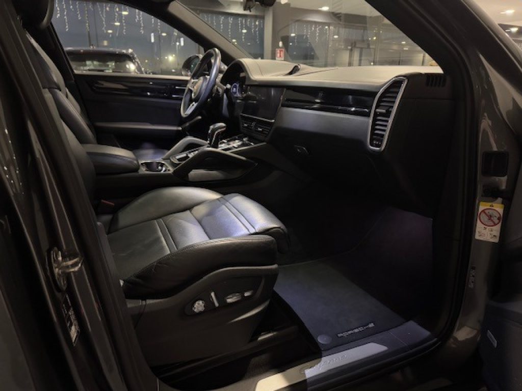 Clicca per ingrandire Cayenne - Coupé 3.0 V6 Hybrid EDITION BLACK