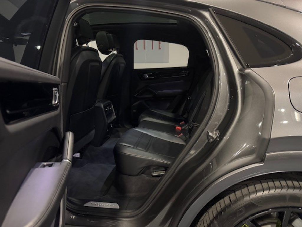 Clicca per ingrandire Cayenne - Coupé 3.0 V6 Hybrid EDITION BLACK
