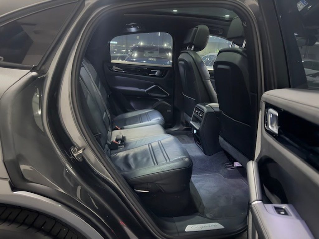 Clicca per ingrandire Cayenne - Coupé 3.0 V6 Hybrid EDITION BLACK