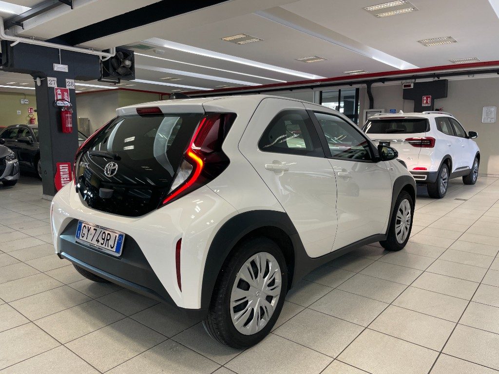 TOYOTA Aygo X 1.0 VVT-i 72 CV 5 porte Active - 4