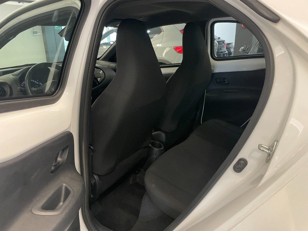 TOYOTA Aygo X 1.0 VVT-i 72 CV 5 porte Active - 7