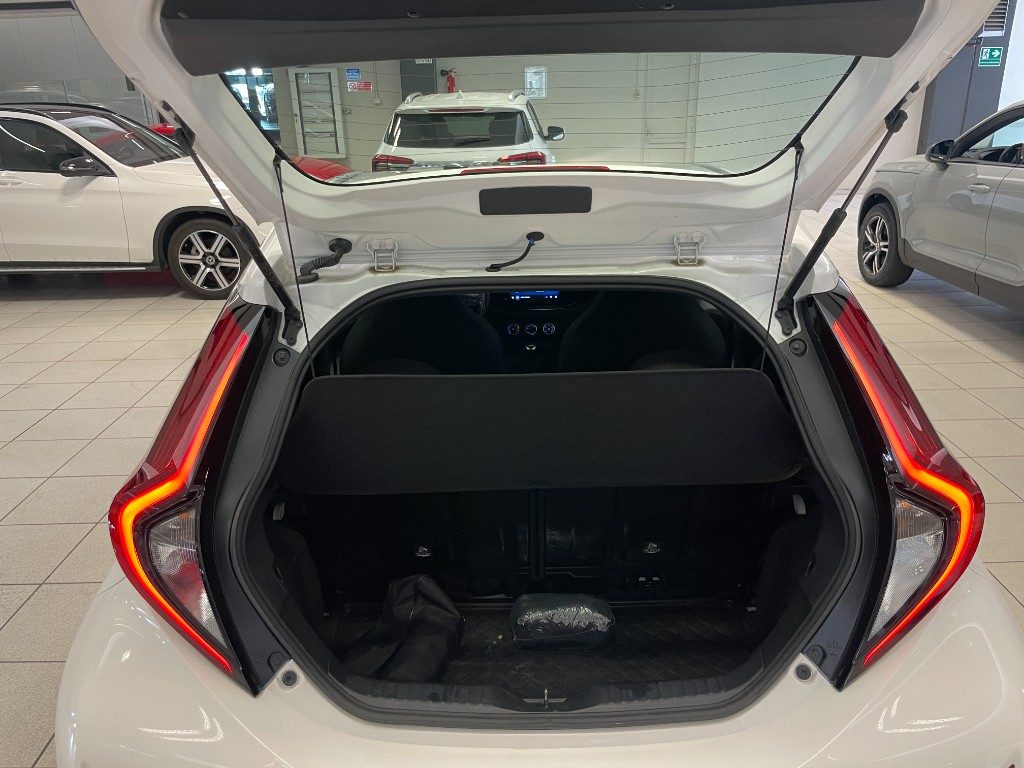 TOYOTA Aygo X 1.0 VVT-i 72 CV 5 porte Active - 8