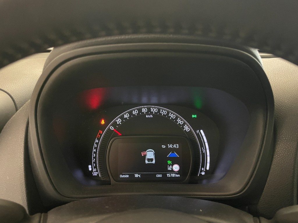 TOYOTA Aygo X 1.0 VVT-i 72 CV 5 porte Active - 10