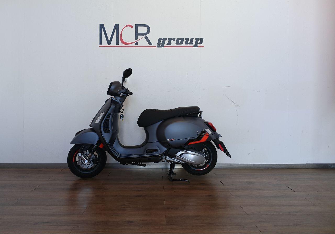 VESPA GTS 300 Super Sport - 2