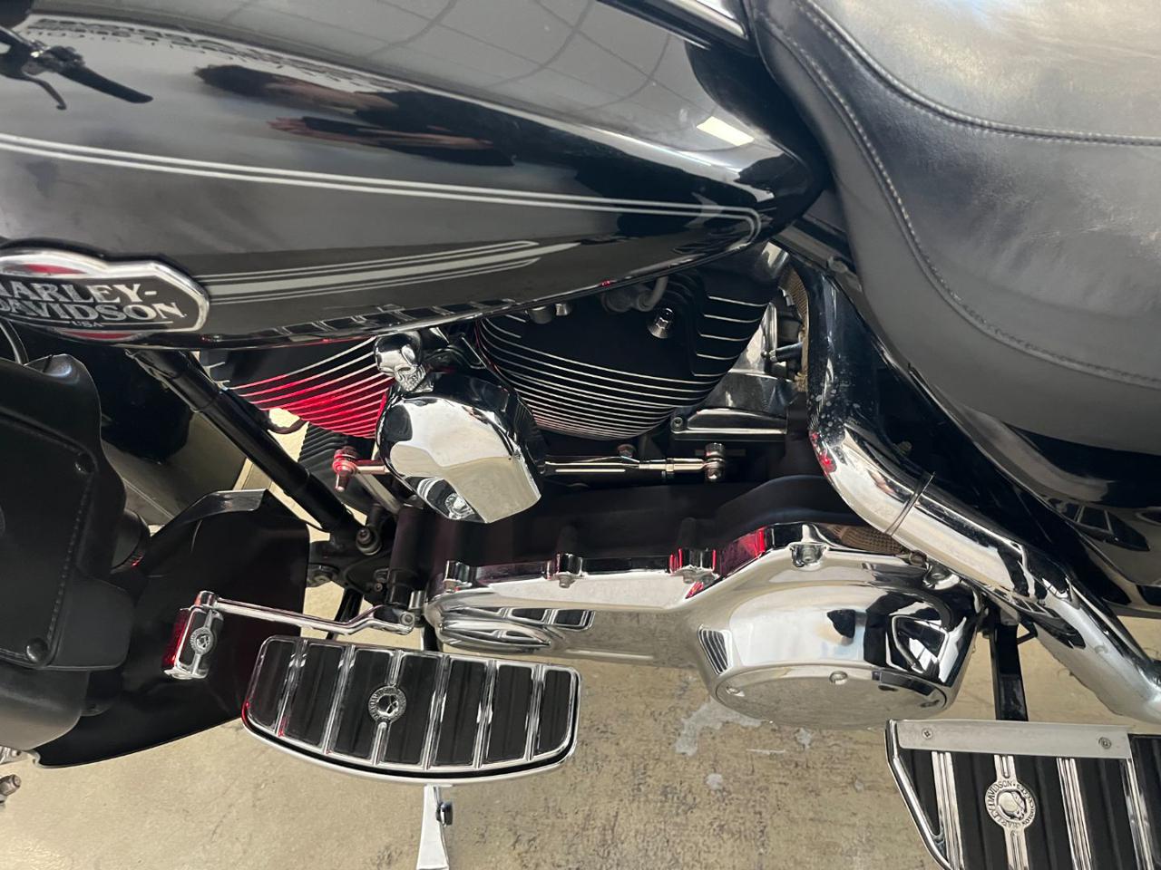 HARLEY-DAVIDSON FLHTCU Ultra Classic Electra Glide 1584 - 11