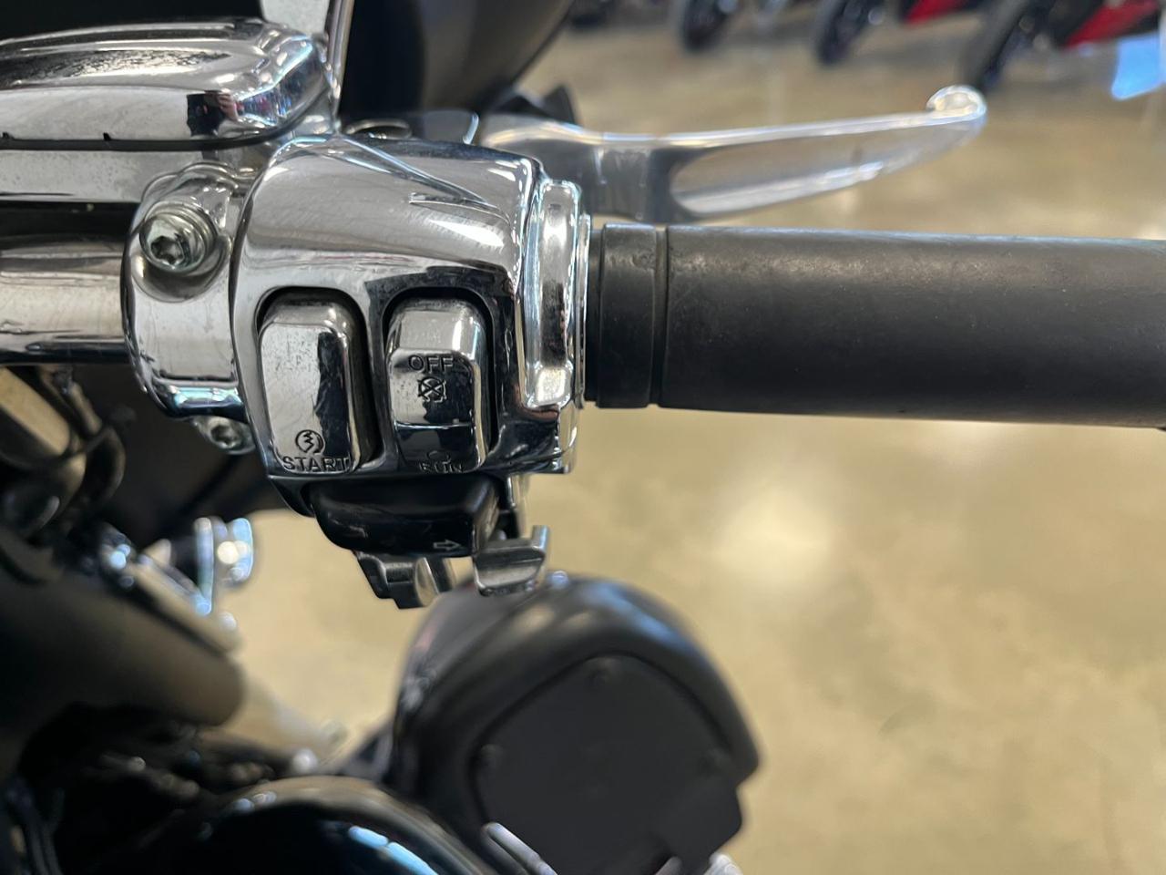 HARLEY-DAVIDSON FLHTCU Ultra Classic Electra Glide 1584 - 13