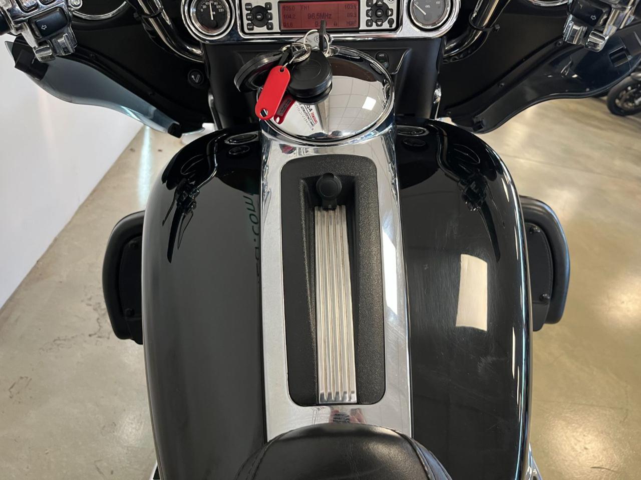 HARLEY-DAVIDSON FLHTCU Ultra Classic Electra Glide 1584 - 12