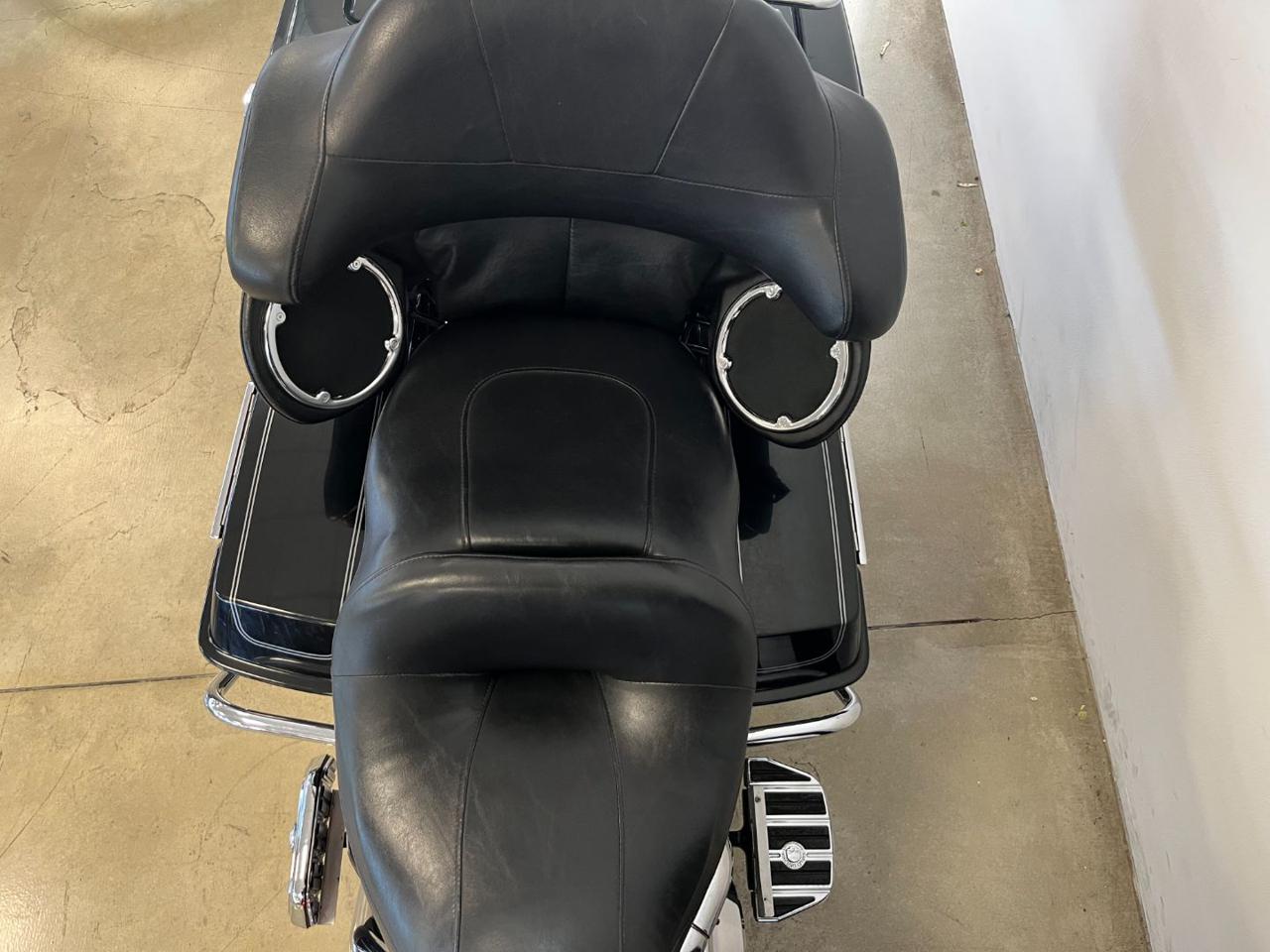 HARLEY-DAVIDSON FLHTCU Ultra Classic Electra Glide 1584 - 10