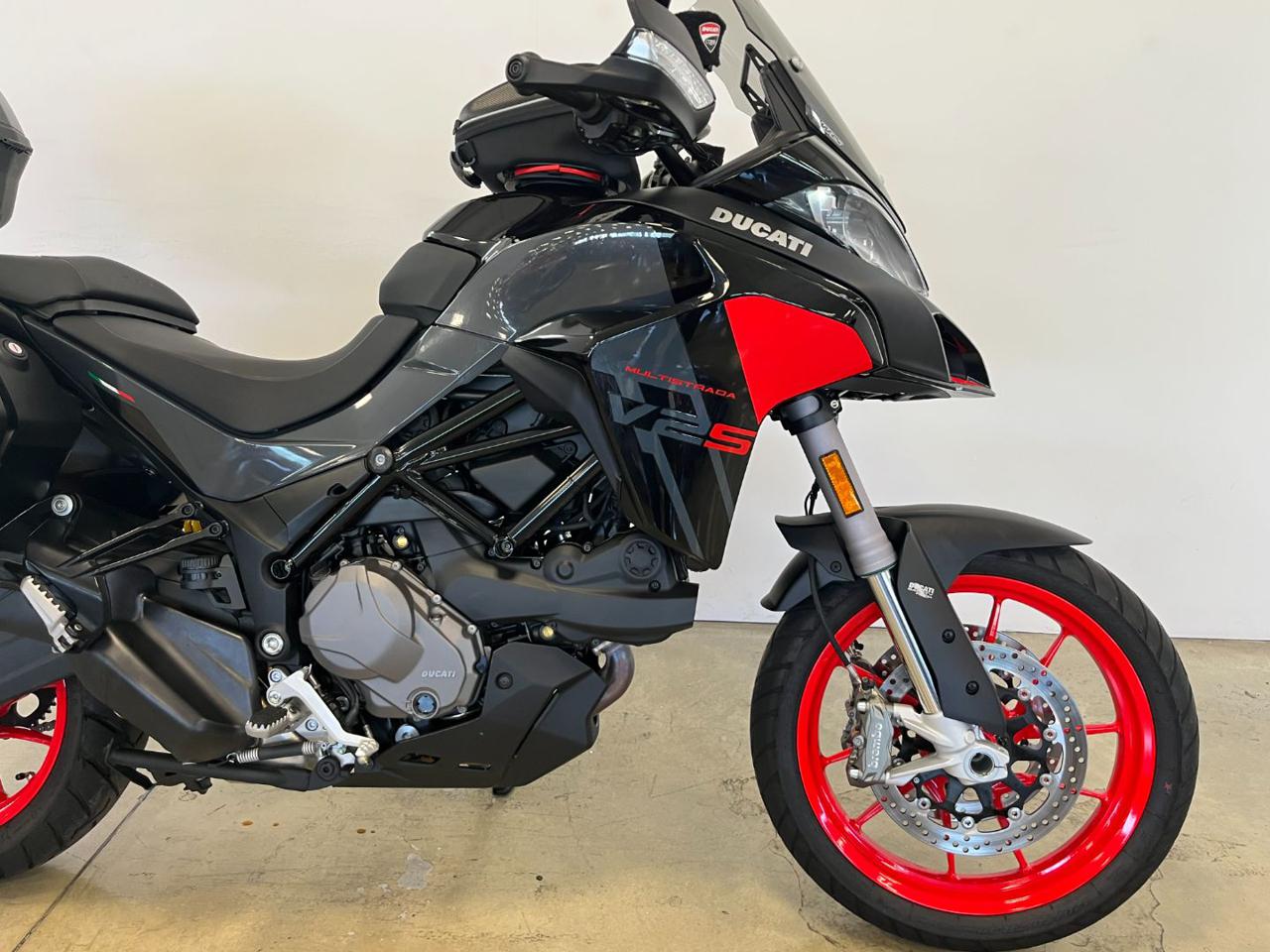 DUCATI Multistrada 950 V2 S THRILLING BLACK STREET - 5