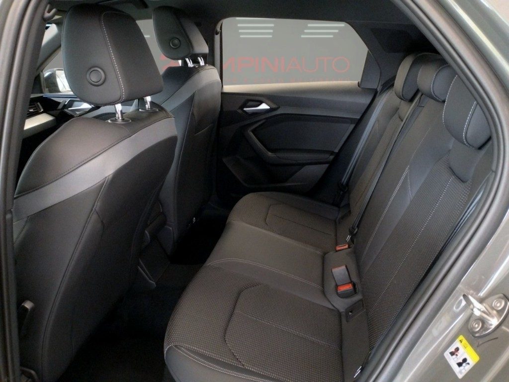 AUDI A1 allstreet 30 TFSI S tronic Identity Contrast - 18