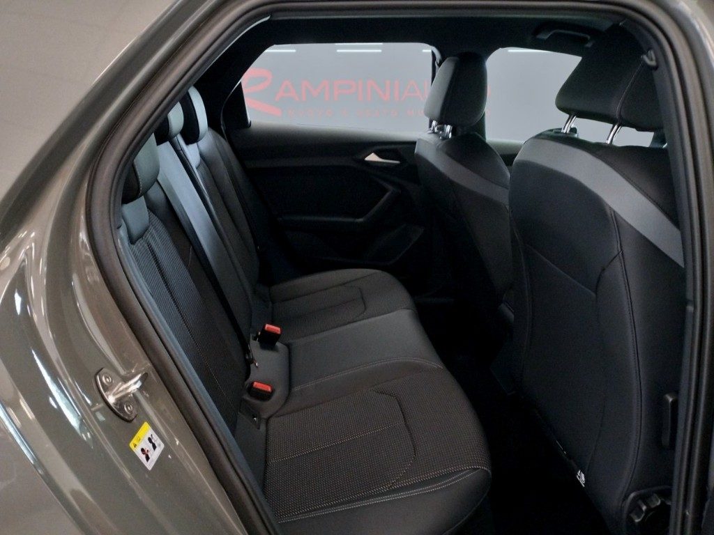 AUDI A1 allstreet 30 TFSI S tronic Identity Contrast - 19