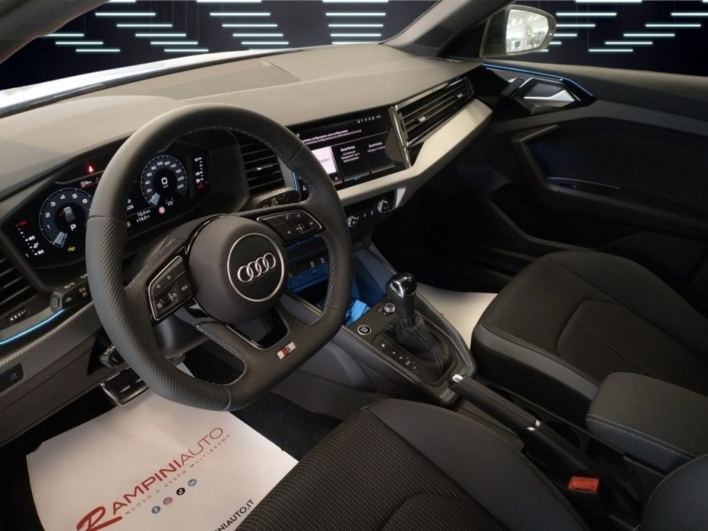 AUDI A1 allstreet 30 TFSI S tronic Identity Contrast - 15