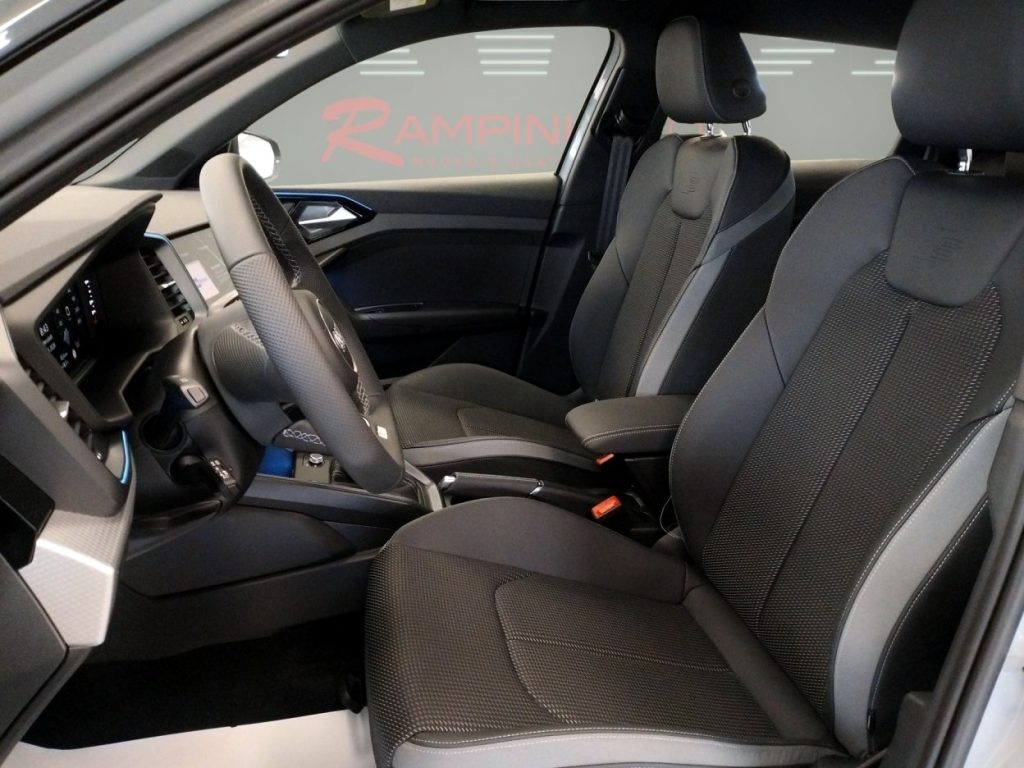 AUDI A1 allstreet 30 TFSI S tronic Identity Contrast - 16