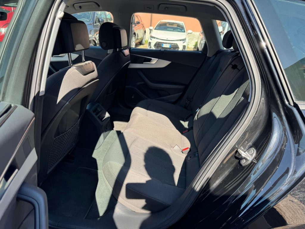 AUDI A4 Avant 40 TDI S tronic BUSINESS ADVANCED - 18