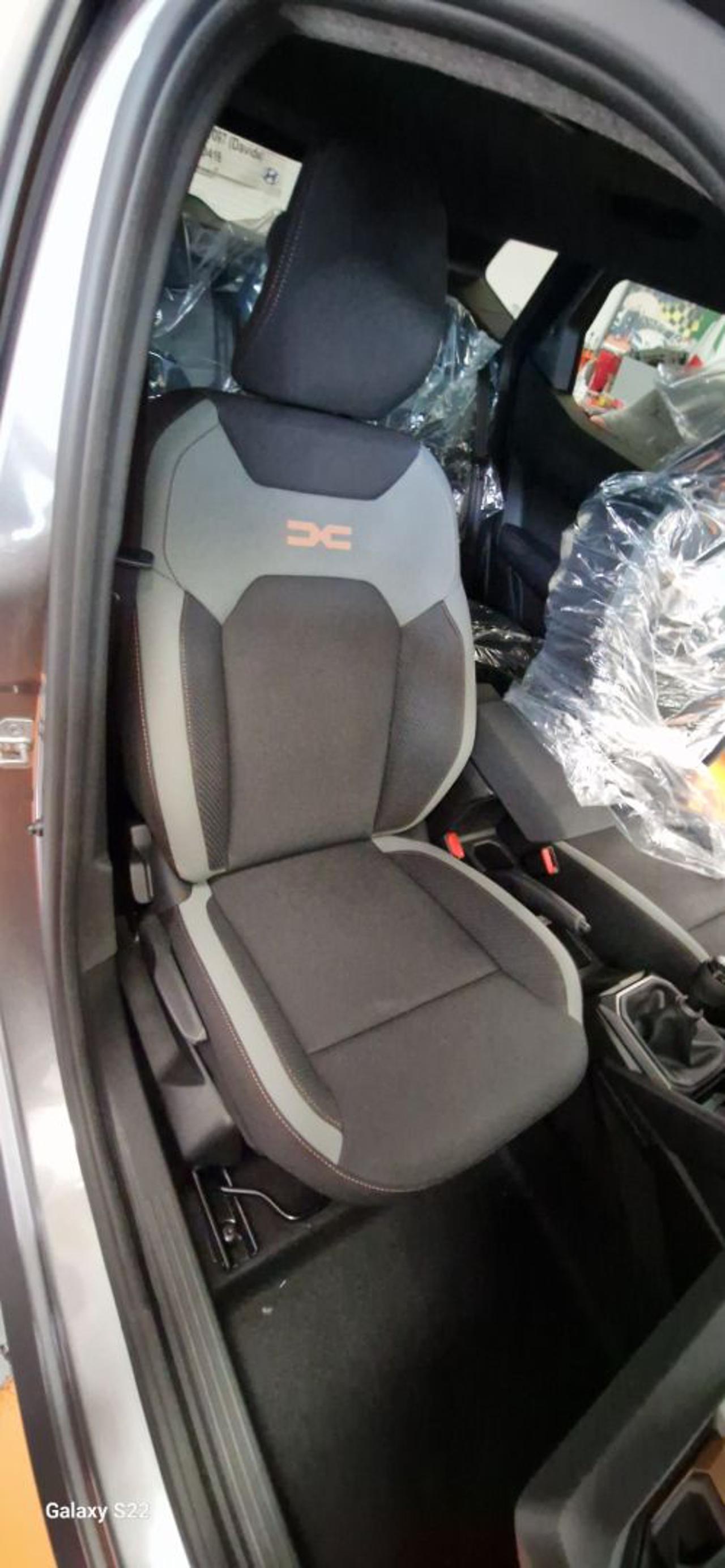 DACIA Duster Eco-G 120 CV Extreme e Journey km.o in arrivo - 8