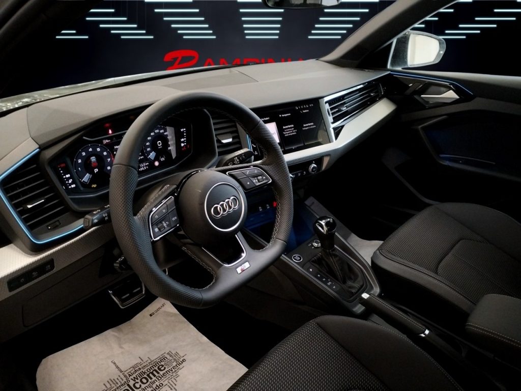 AUDI A1 allstreet 30 TFSI S tronic Identity Contrast - 15