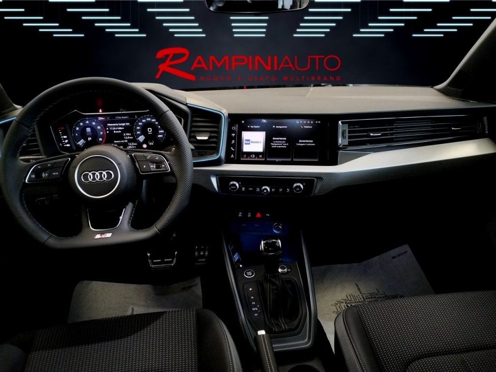 AUDI A1 allstreet 30 TFSI S tronic Identity Contrast - 14