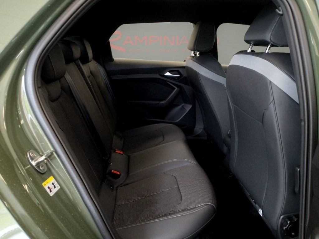 AUDI A1 allstreet 30 TFSI S tronic Identity Contrast - 18