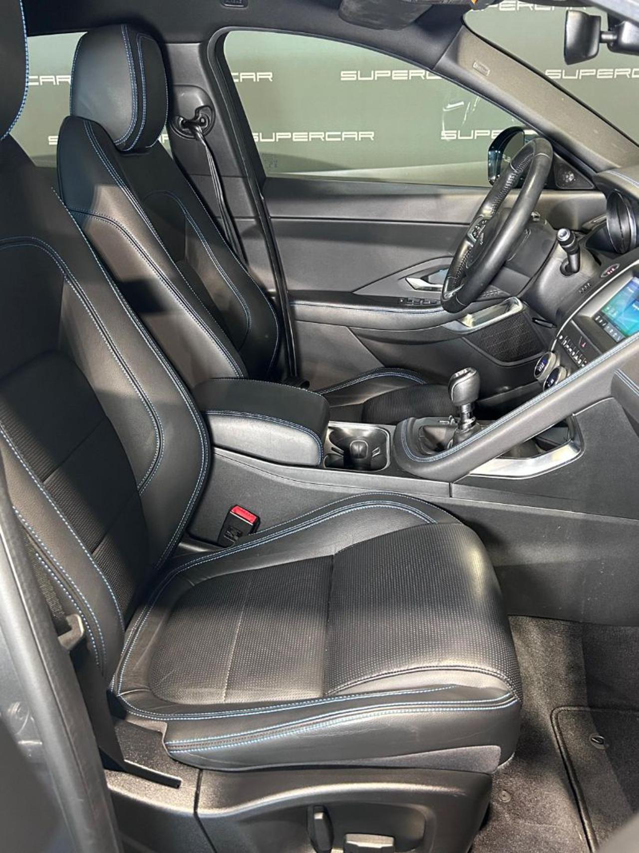 JAGUAR E-Pace 2.0D 150 CV AWD R-Dynamic - 11