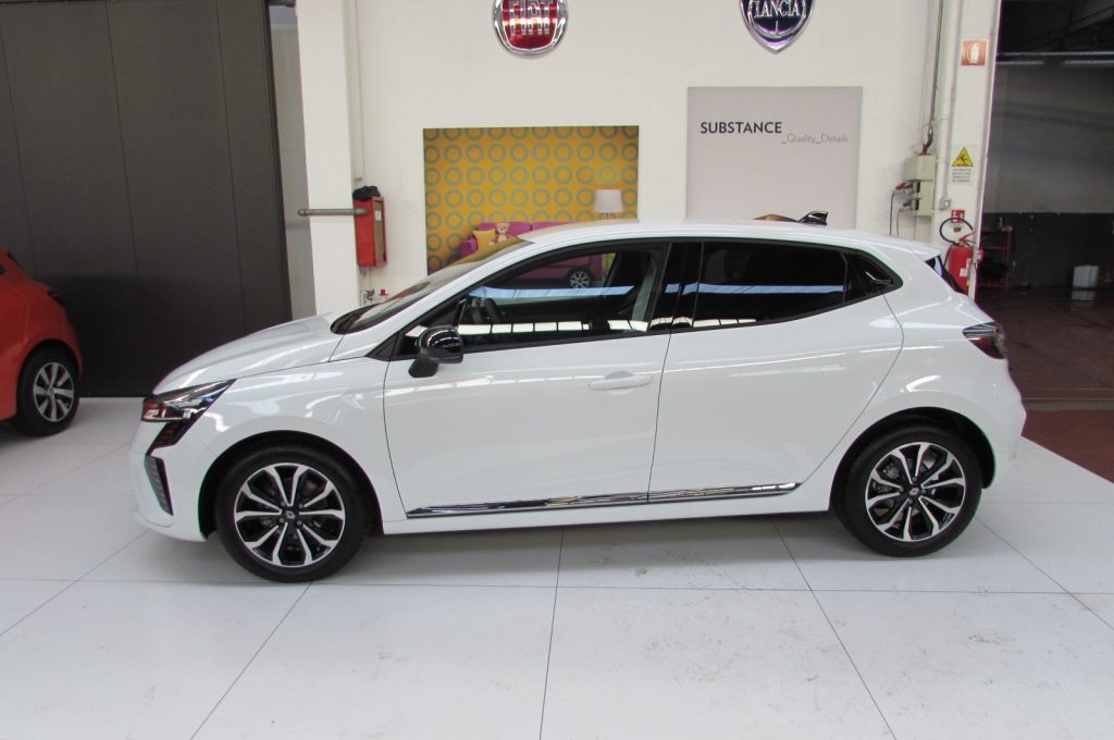 RENAULT Clio TCe 90 CV 5 porte Techno - 4