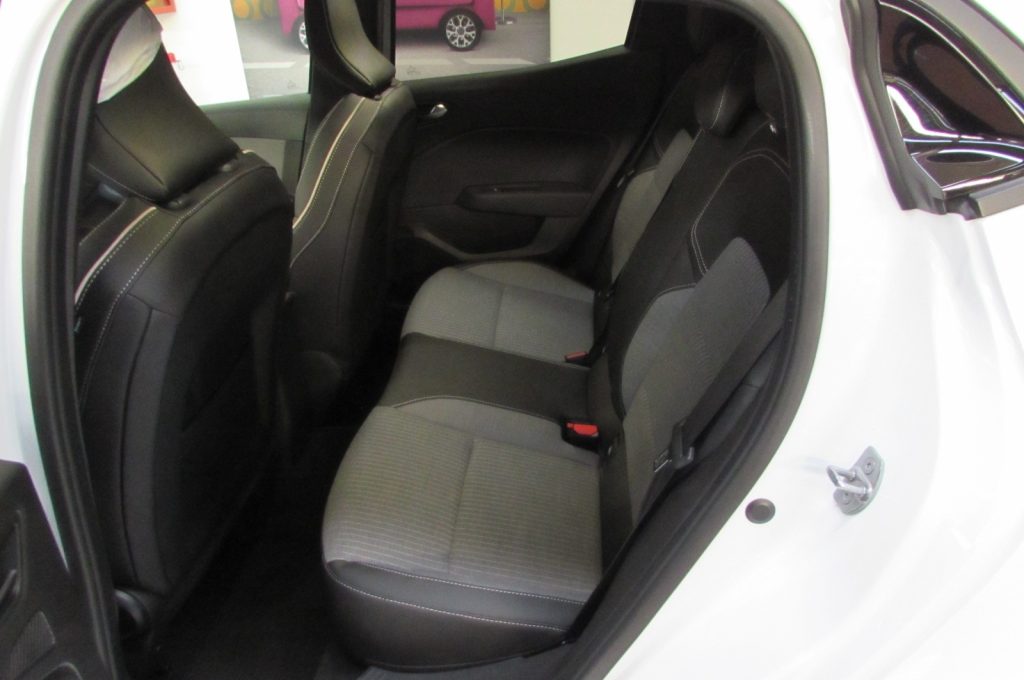 RENAULT Clio TCe 90 CV 5 porte Techno - 12