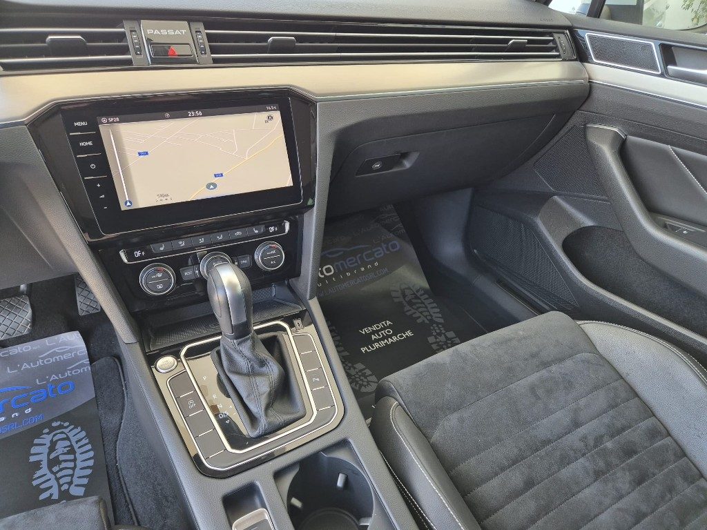 VOLKSWAGEN Passat Variant 2.0 TDI SCR EVO DSG Executive - 11