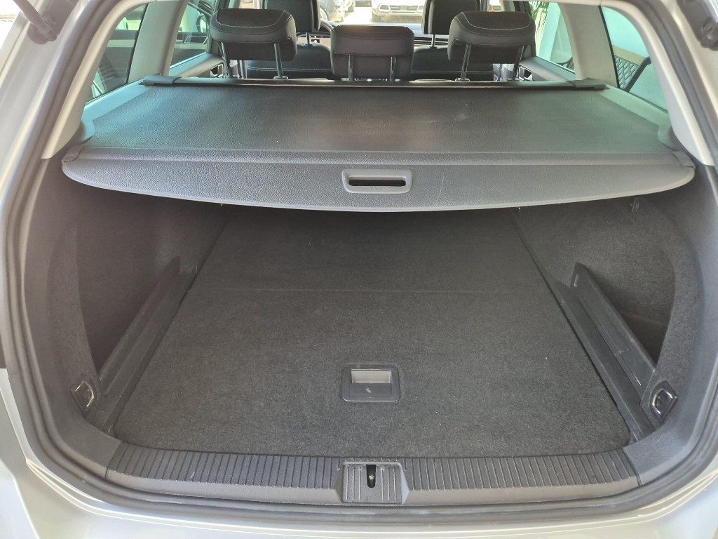 VOLKSWAGEN Passat Variant 2.0 TDI SCR EVO DSG Executive - 12