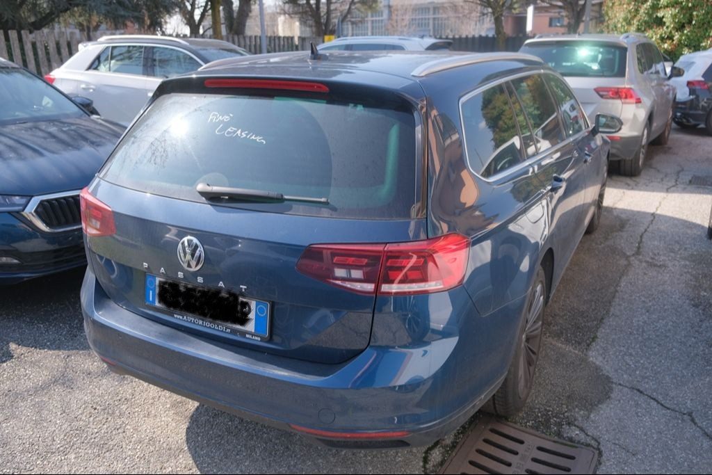 VOLKSWAGEN Passat Variant 2.0 TDI DSG Business BlueMotion Tech - 3
